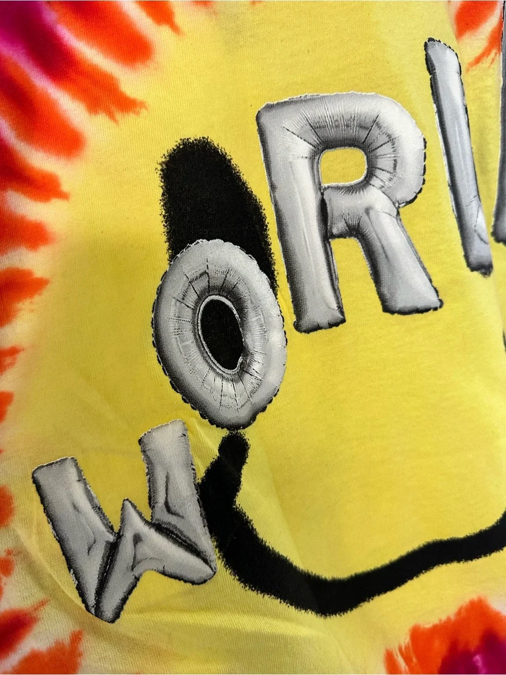 Travis Scott Astroworld Smiley Tie-Dye Graphic T-Shirt - Picture 6 of 8